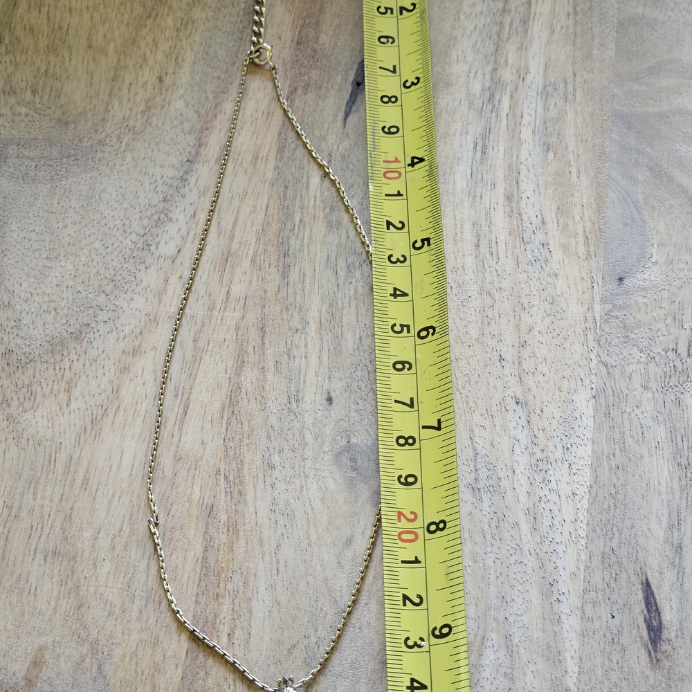Elegant DIOR Gold Necklace with Interlocking Pendant - Picture 7 of 10